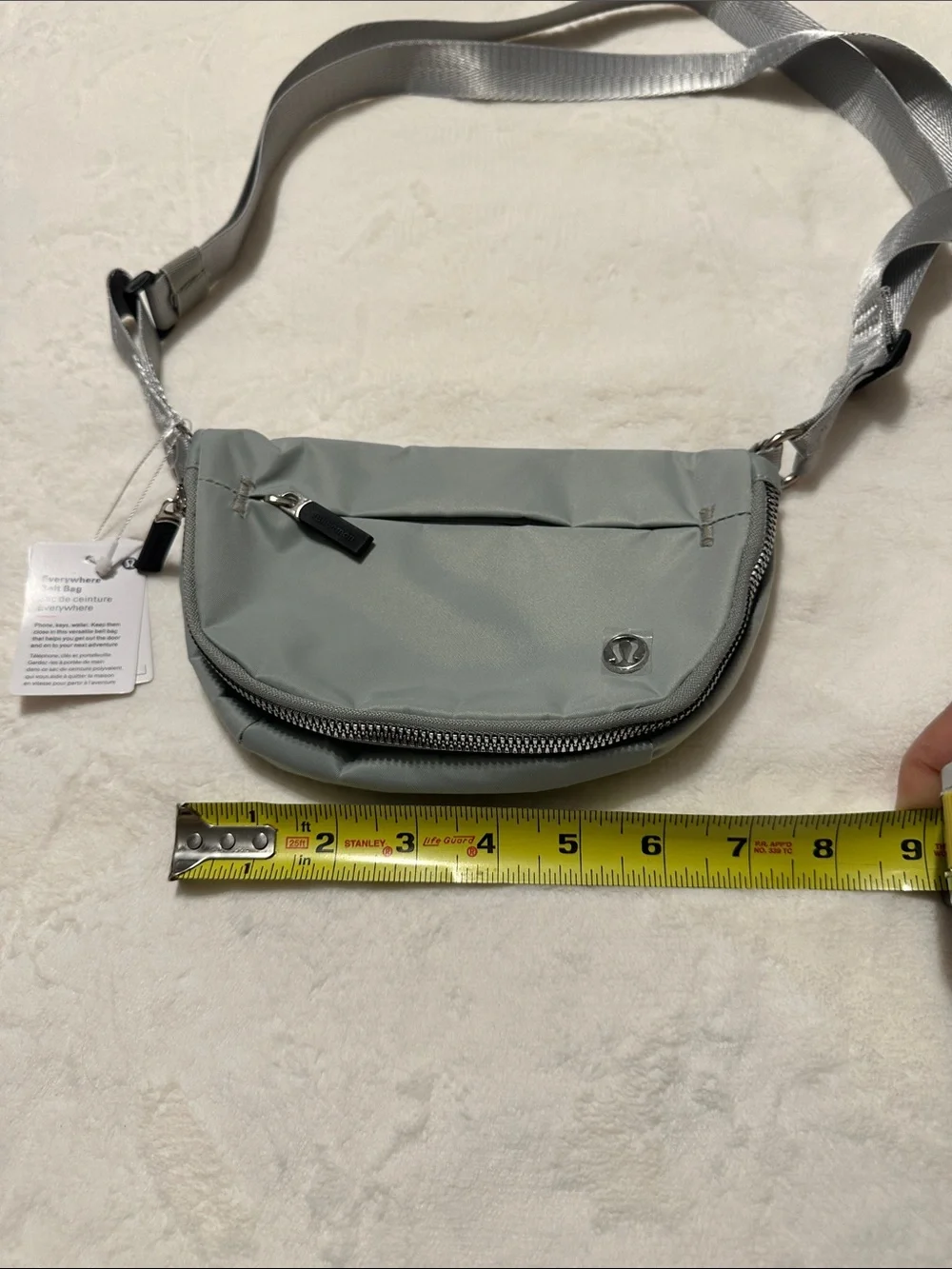 lululemon athletica silver-gray crossbody bag